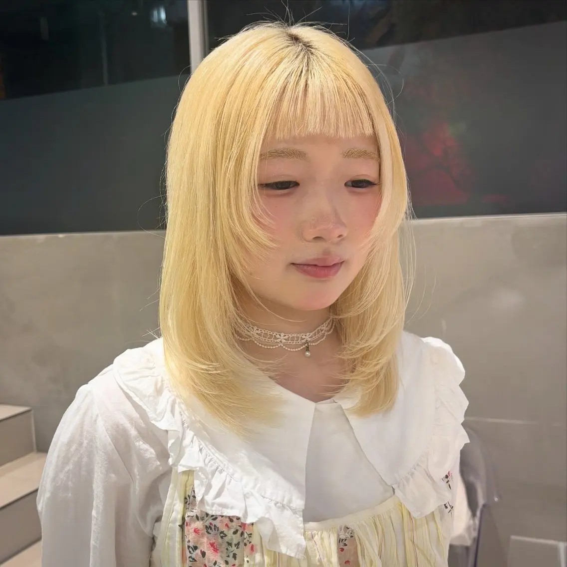 ミディアム レイヤーカット 🧸柔らかベージュ/ 顔周りレイヤー/ミクのヘアスタイル