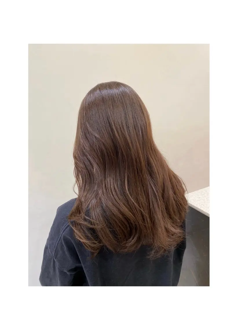 カラー 新嵩 真理のヘアスタイル