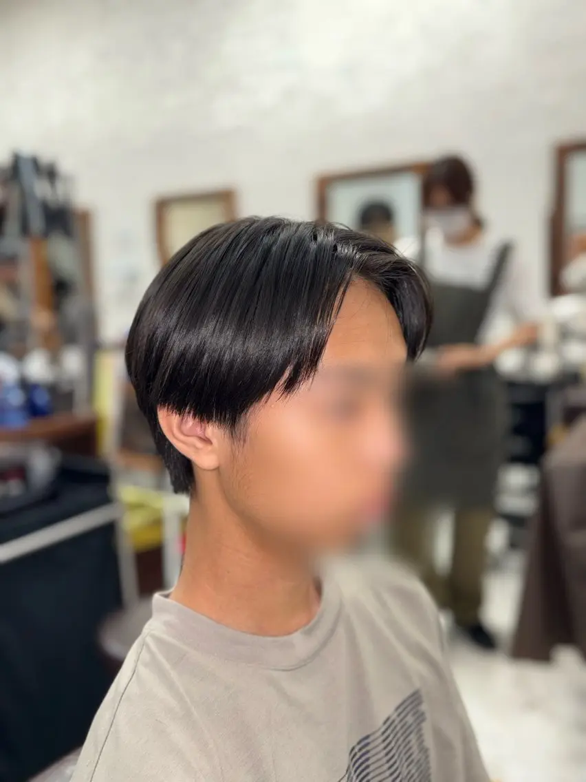 メンズ センターパート メンズ韓国風 森元 優衣のヘアスタイル