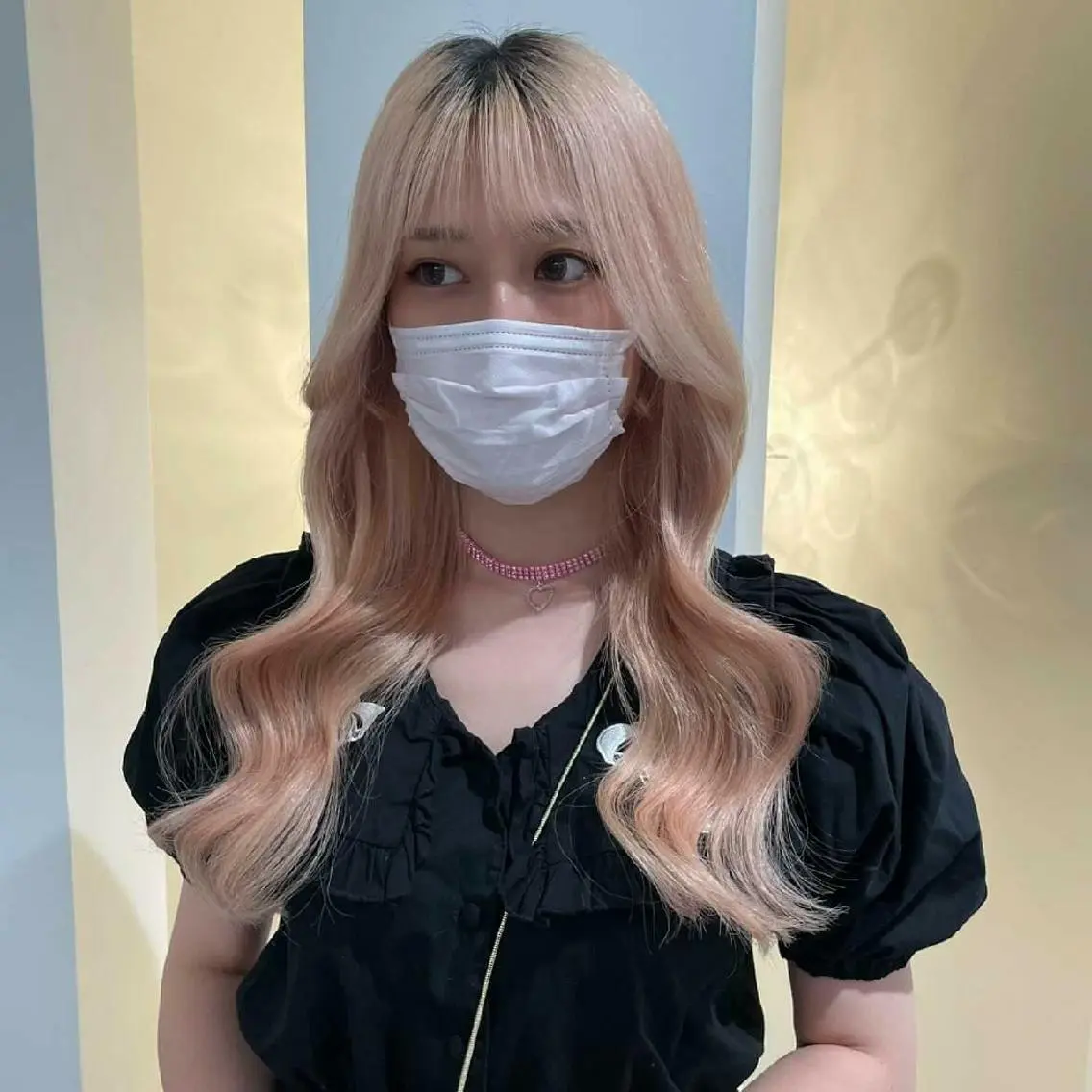セミロング ORIKA 美容室のヘアスタイル