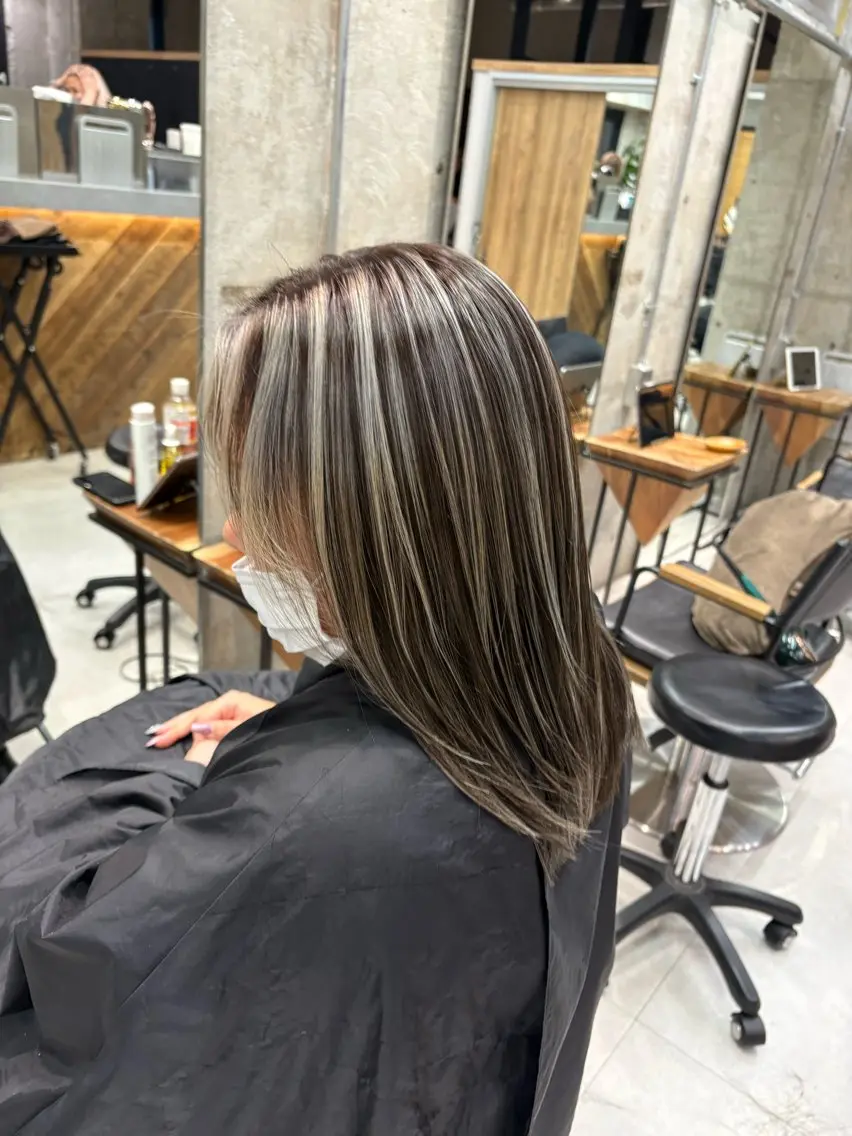 ミディアム カラー KAEDE🌺Wカ ラー/ホワイトカラーのヘアスタイル