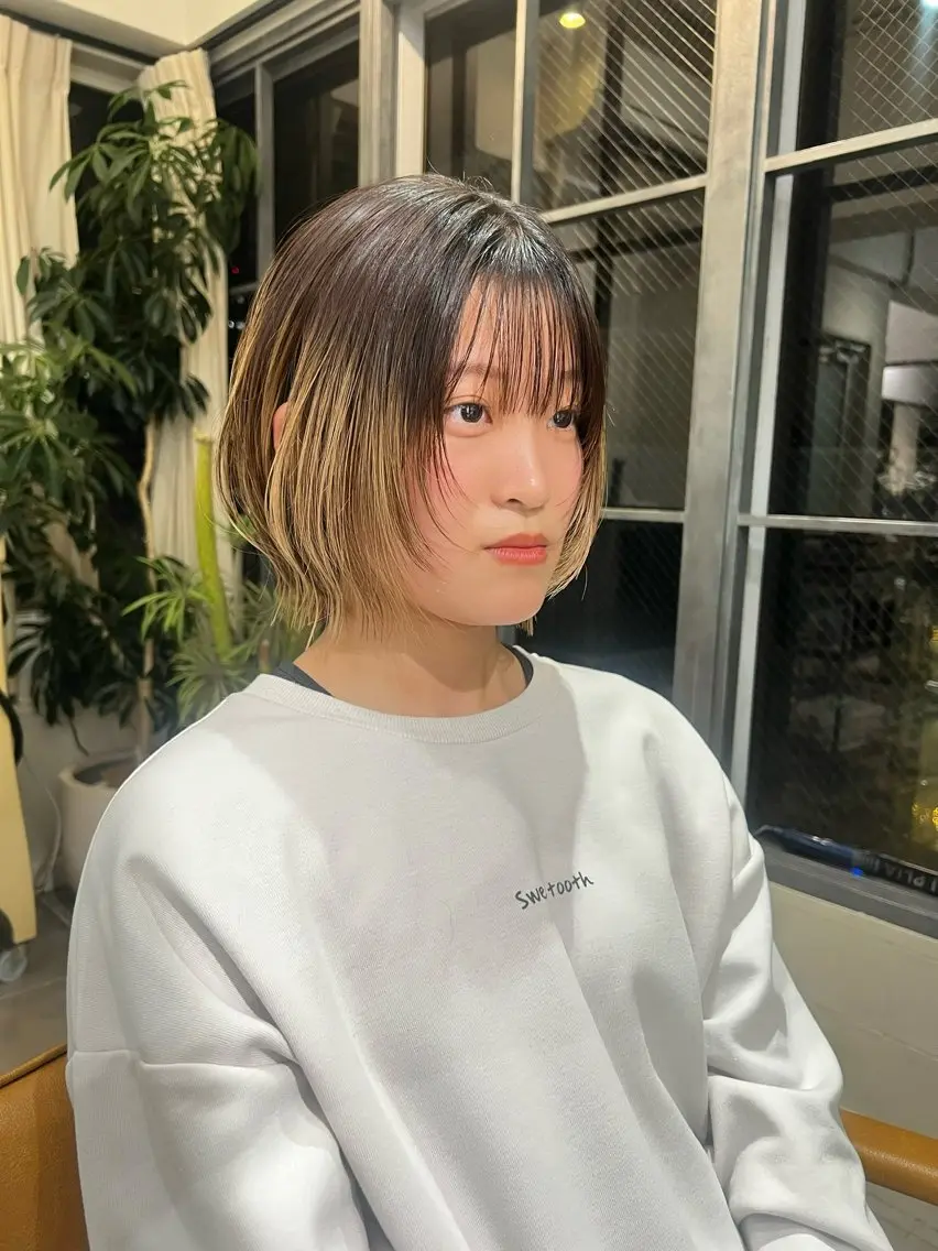 ミディアム ボブ くびれヘア レイヤーカット カット 似合わせレイヤー ＆縮毛矯正のヘアスタイル