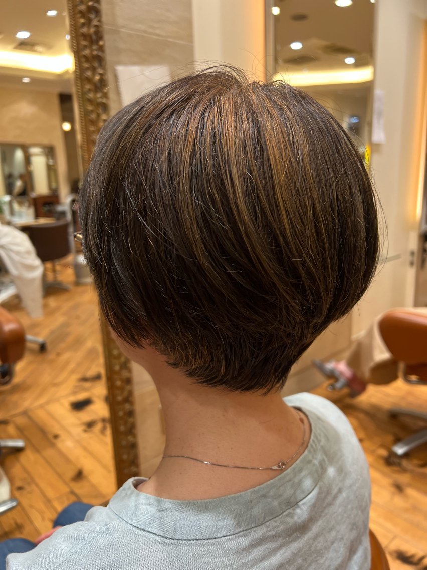 ショート 村中 逸紀のヘアスタイル