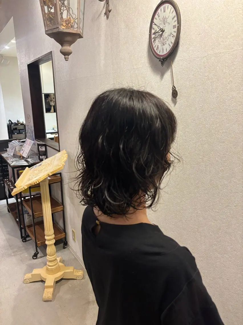 ミディアム ミディアムパーマ レイヤーカット Rudder 牛嶋のヘアスタイル