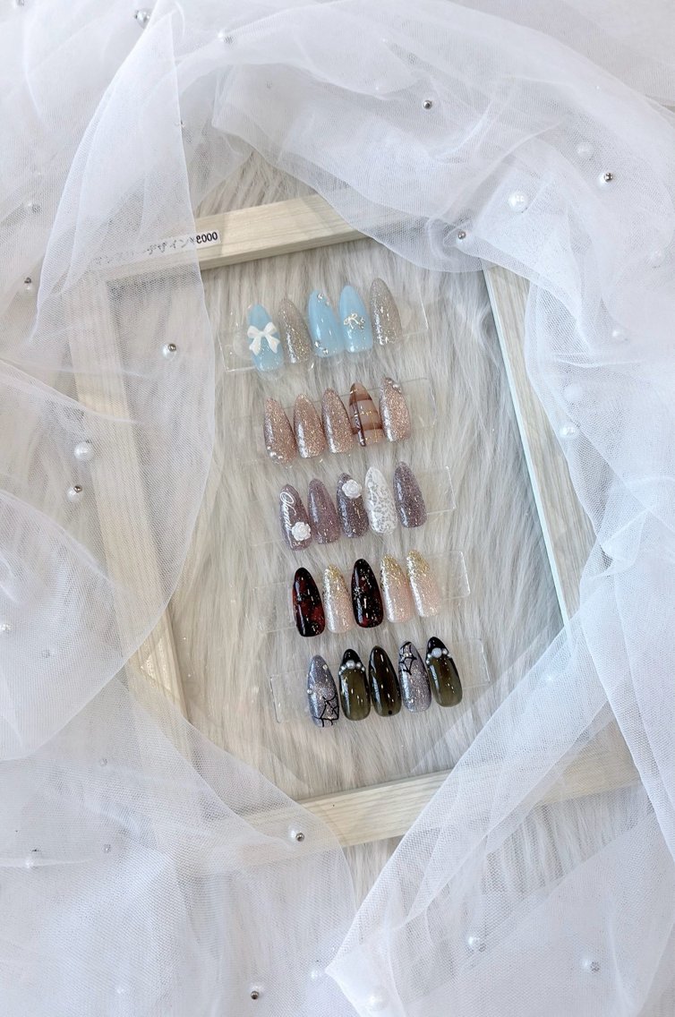 ネイル ハンドネイル EmaNail 🧸Momokaのネイルデザイン