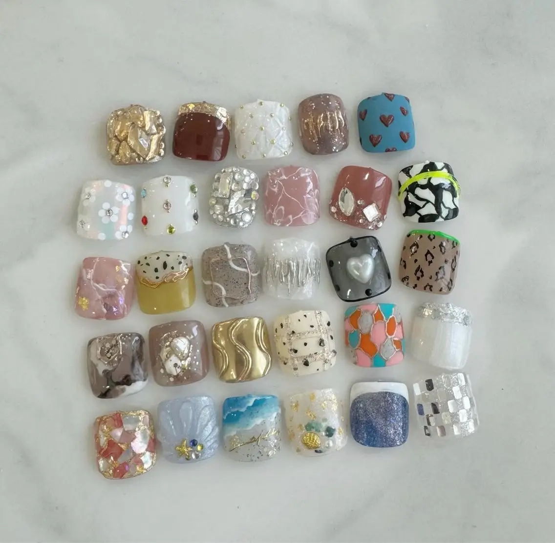 ネイル フットネイル H nailのネイルデザイン