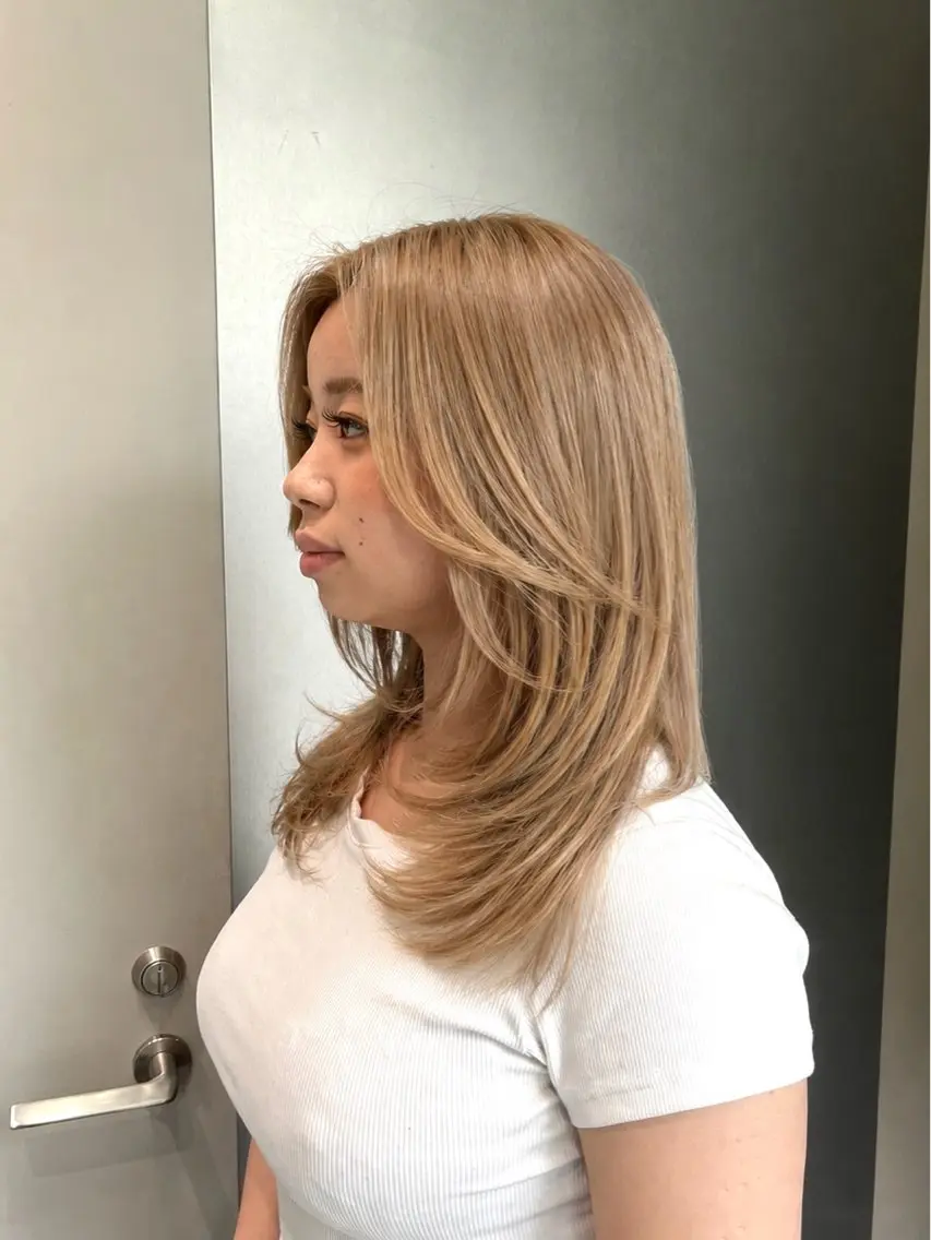 セミロング ヘアカラー ナガノ ナミエのヘアスタイル