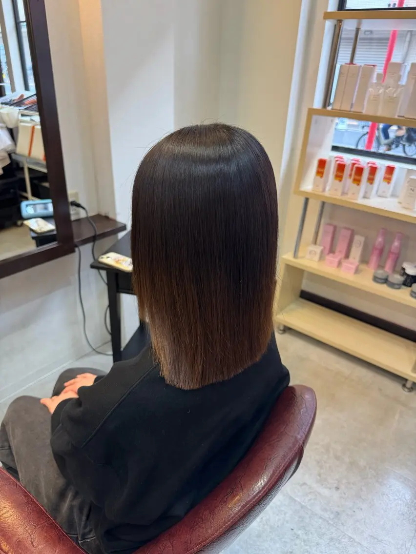 ミディアム 切りっぱなしボブ ボブ ハイライト 髪質改善 縮毛矯正 カツモト マナ🍒のヘアスタイル