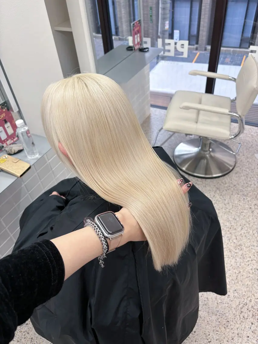 ロング カラー ヘアカラー トリートメント PELEハイトーン shinobuのヘアスタイル