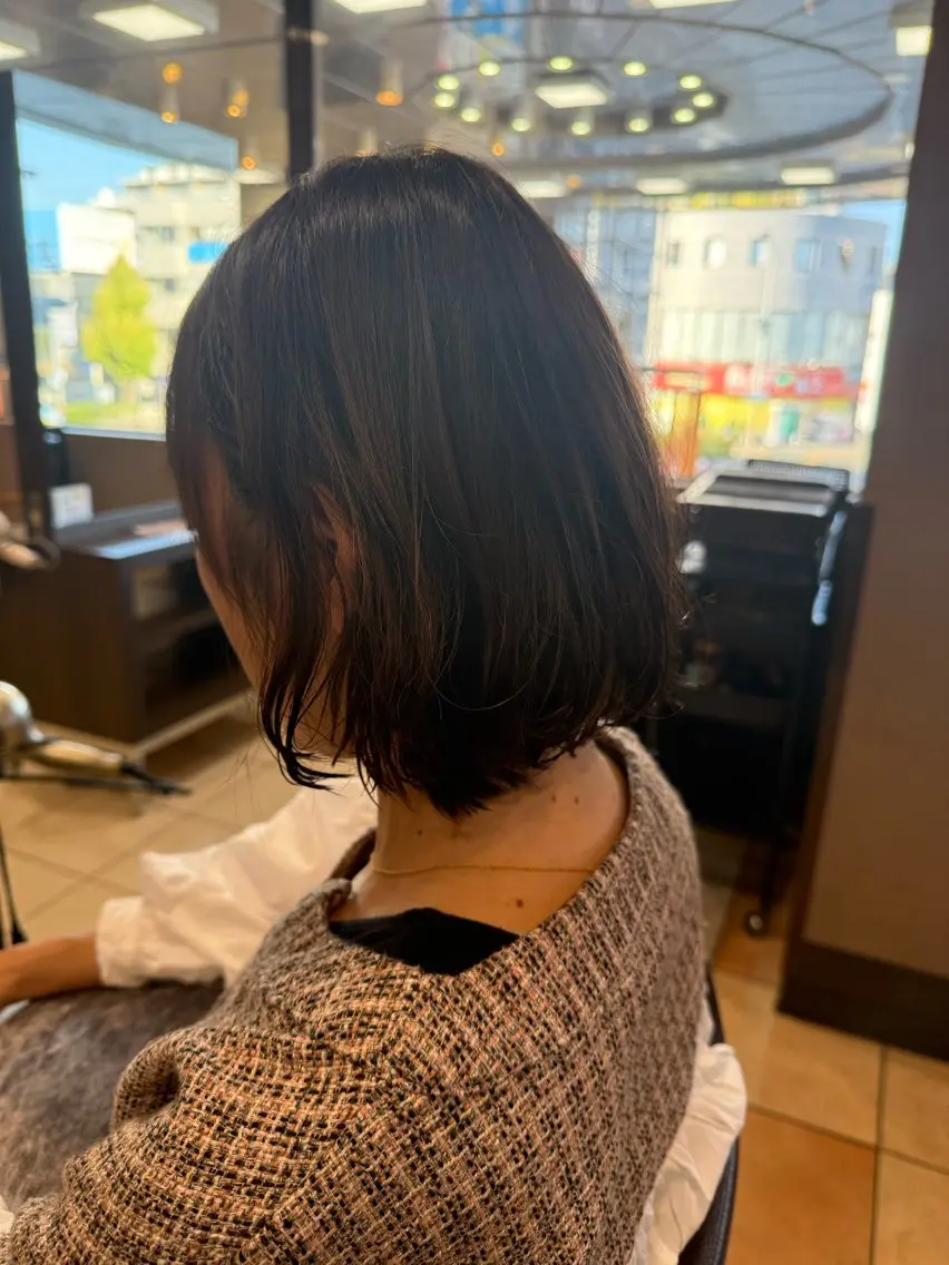 ミディアム 酒井 理沙のヘアスタイル