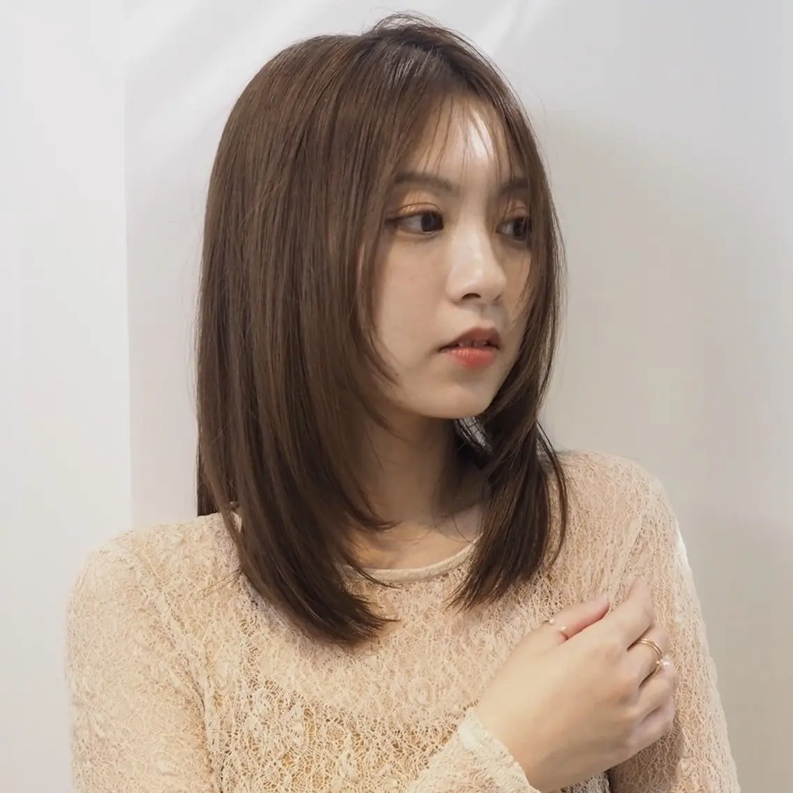 セミロング カット ヘアカラー 奥村 奈々加のヘアスタイル