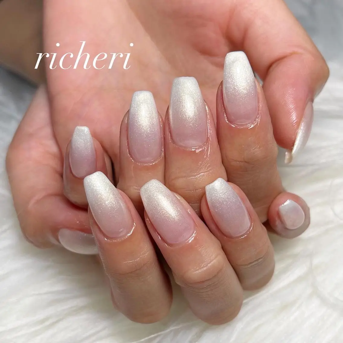 ミディアム ネイル 韓国風ヘア アートネイル フレンチネイル ジェルネイル ガラスフレンチ richeri beautyのエステ・リラクイメージ