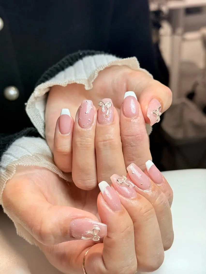 ネイル アートネイル チークネイル フレンチネイル グラデーション キラキラネイル ハンドネイル Risa_ Nailのネイルデザイン