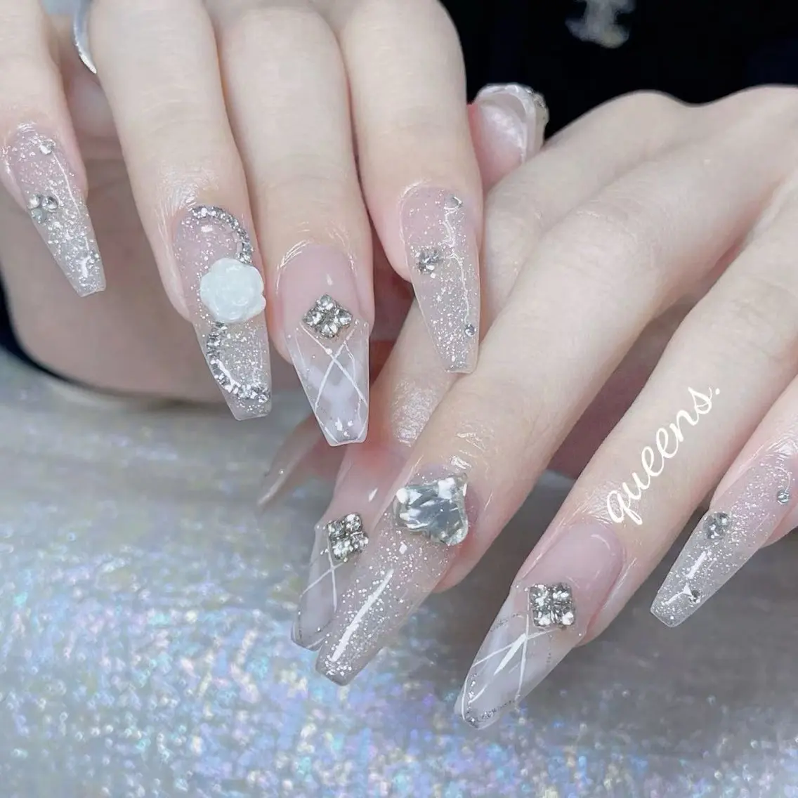 ネイル ハンドネイル Queens マオのネイルデザイン