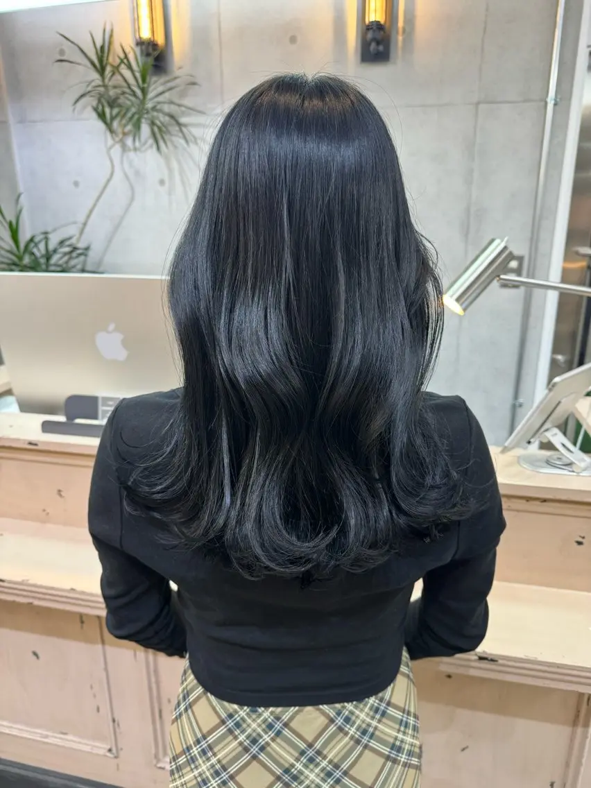 ミディアム カラー カット ヘアカラー MIES amane(アマネ)のヘアスタイル