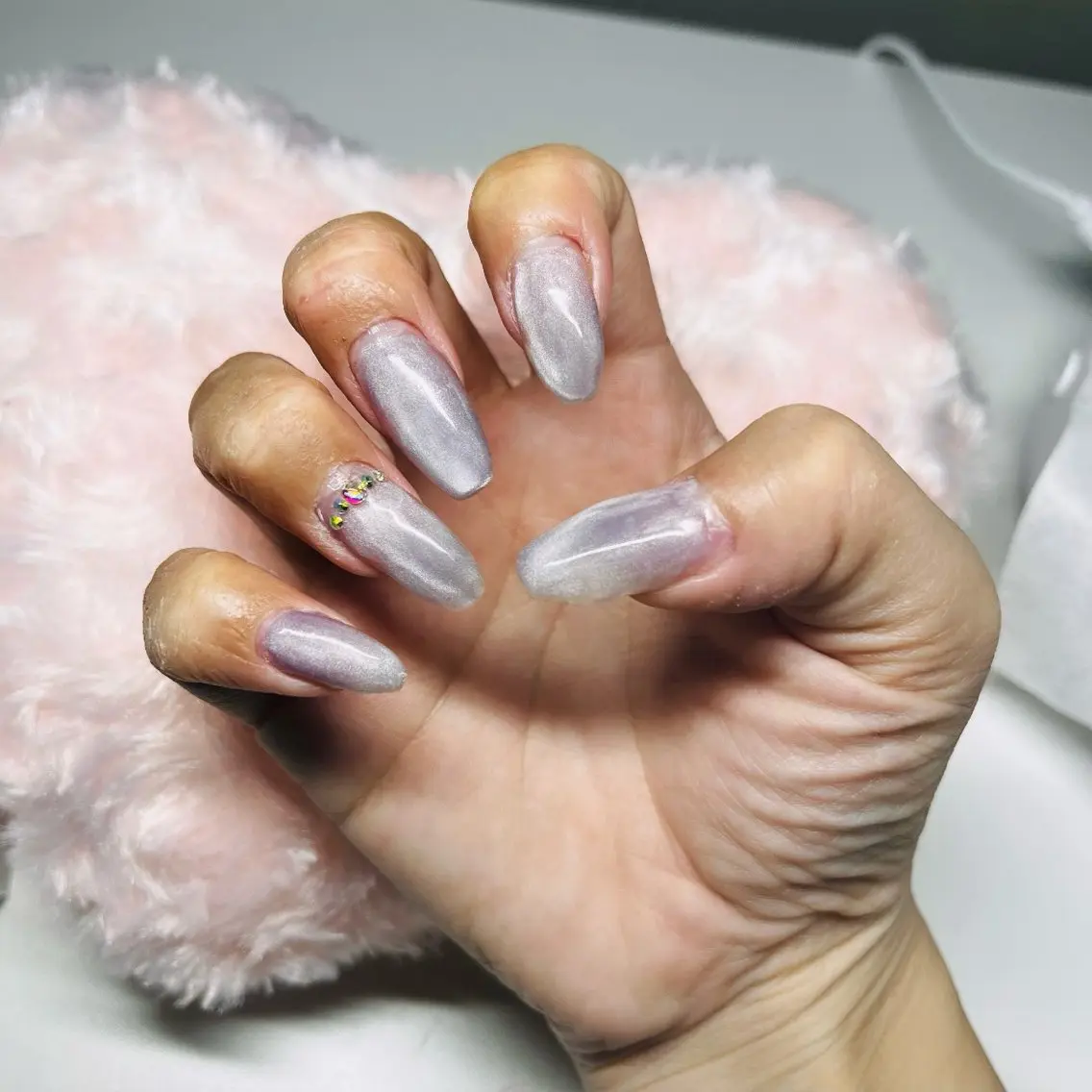 ハンドネイル💅(マグネットorフラッシュ2本までビーズ シール 付け放題)マグネット計16色他店オフ➕1000の写真