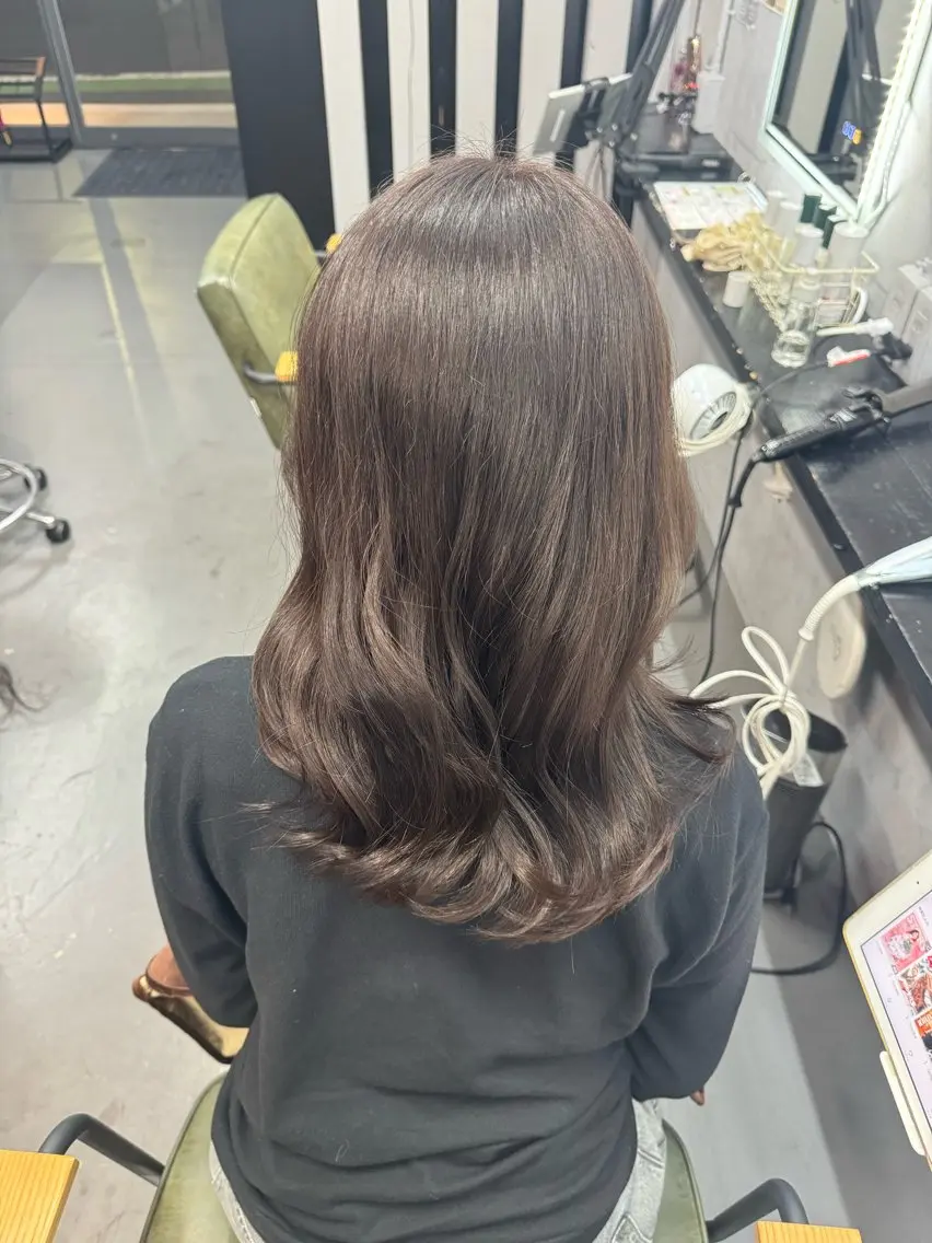 カラー やぶかみ りんのヘアスタイル
