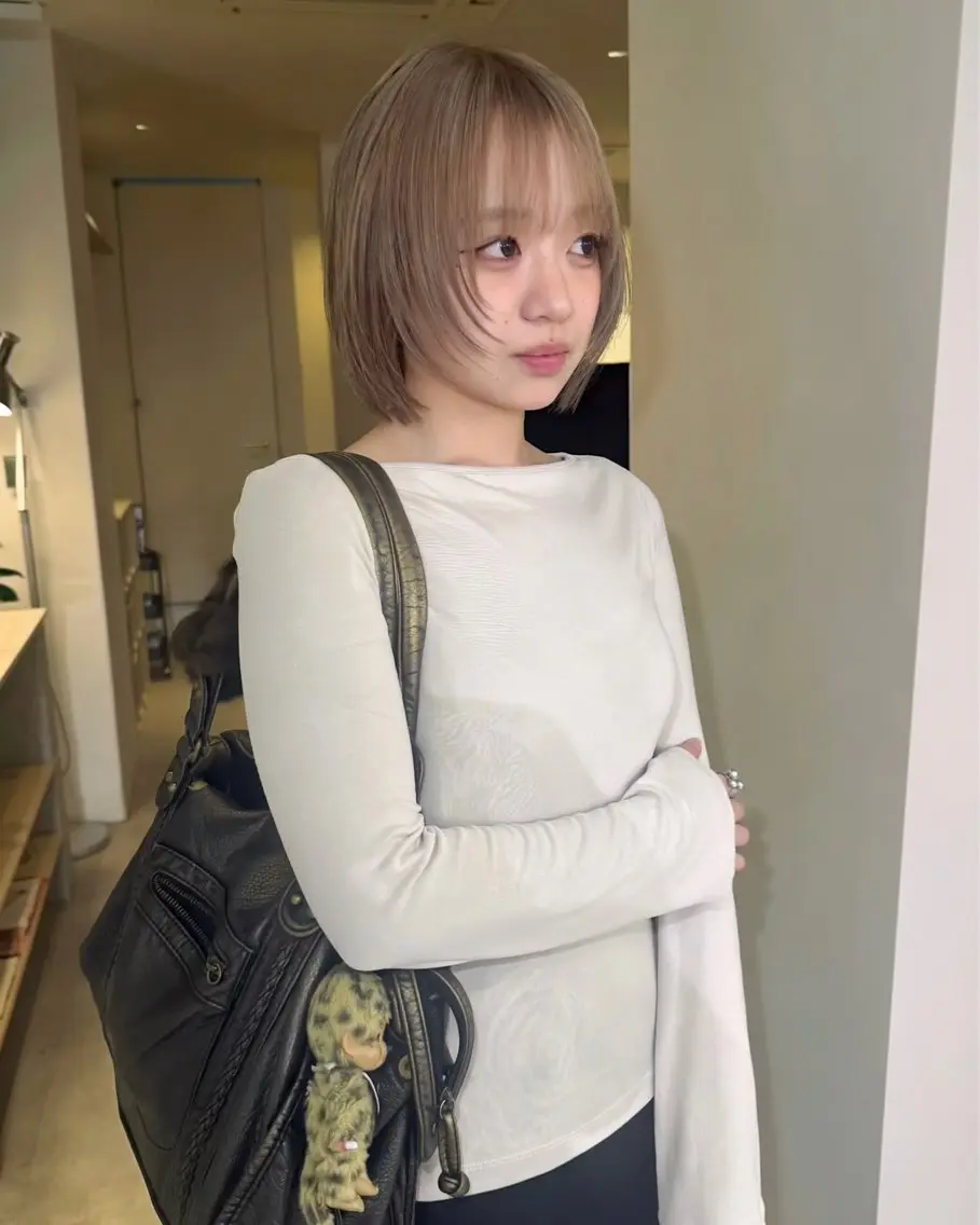 ショート カラー ブリーチ カット ヘアカラー トリートメント RAIMA ハイトーン/レイヤーのヘアスタイル