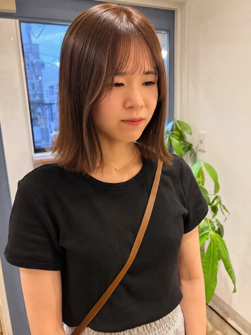 ミディアム カラー ベージュカラー ブリーチ ダブルカラー ラベンダーカラー ブリーチなしカラー カット ヘアカラー トリートメント ヘッドスパ 上品な暖色/丸みボブ Chie🪷のヘアスタイル