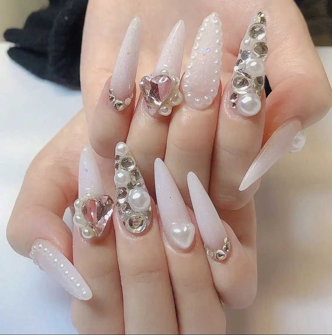 ネイル チークネイル 桜ネイル ドット フレンチネイル グラデーション ハンドネイル ハンドケア Nihonthy Nail 新宿のネイルデザイン
