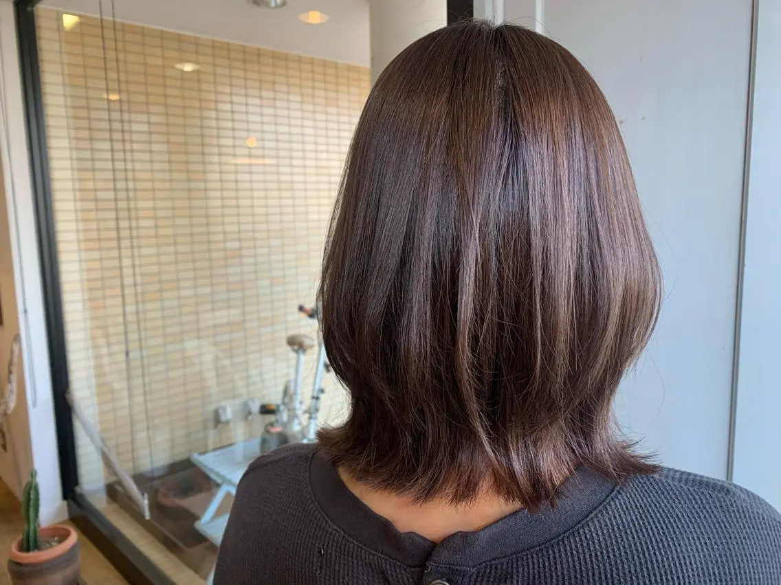 ミディアム カラー ヘアカラー トリートメント ツキダテ ユイのヘアスタイル