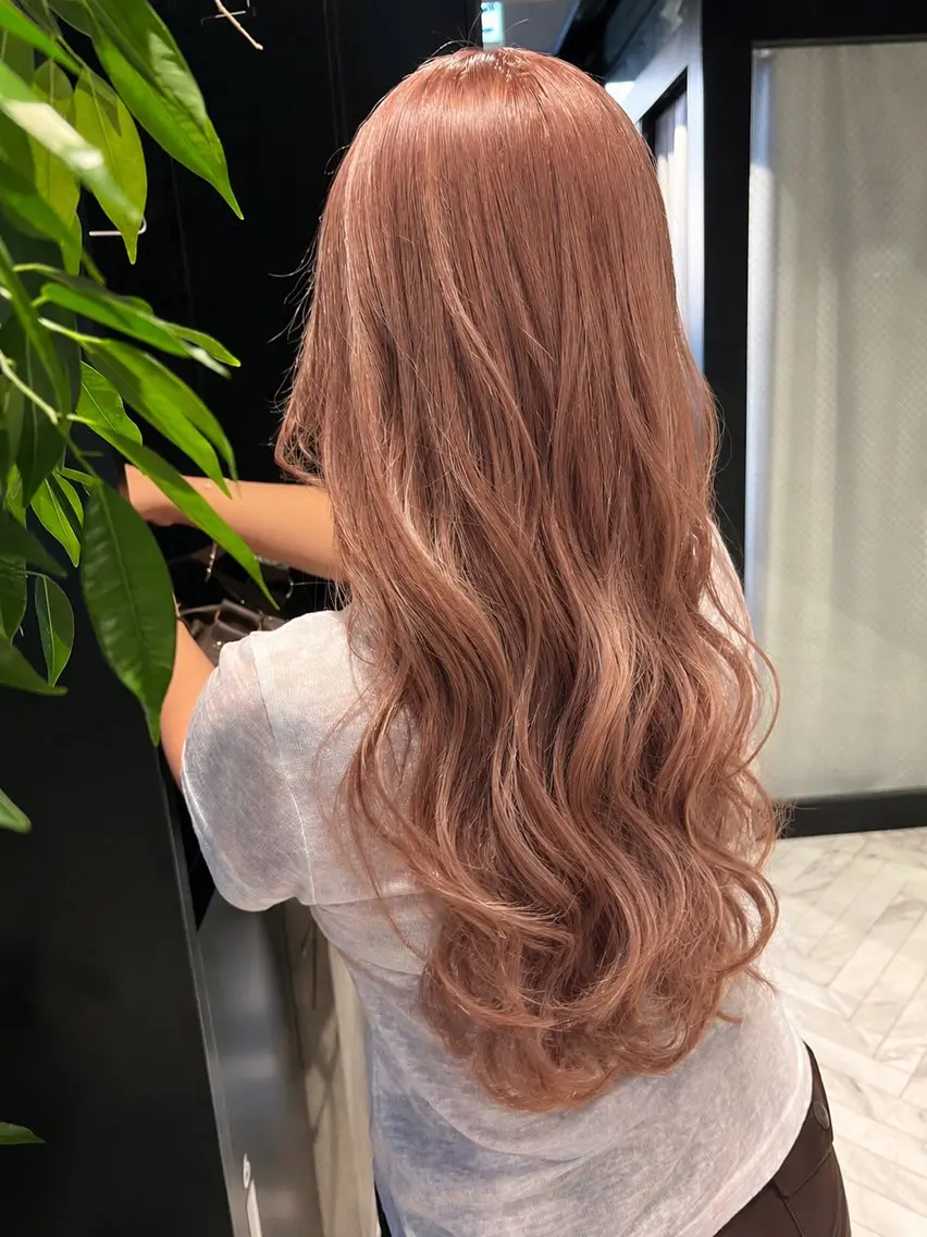 ロング ヘアカラー ブリーチ、ハイトーン レイヤー【Sana】のヘアスタイル