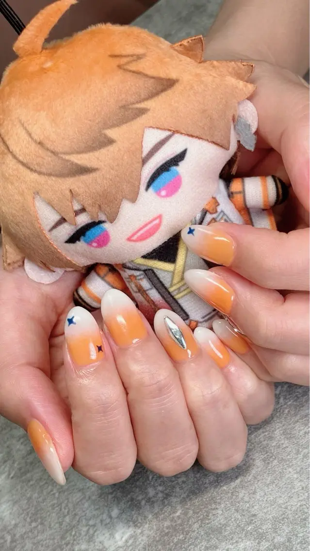ネイル グラデーション ハンドネイル ハンドケア shino🌟 痛ネイルのネイルデザイン