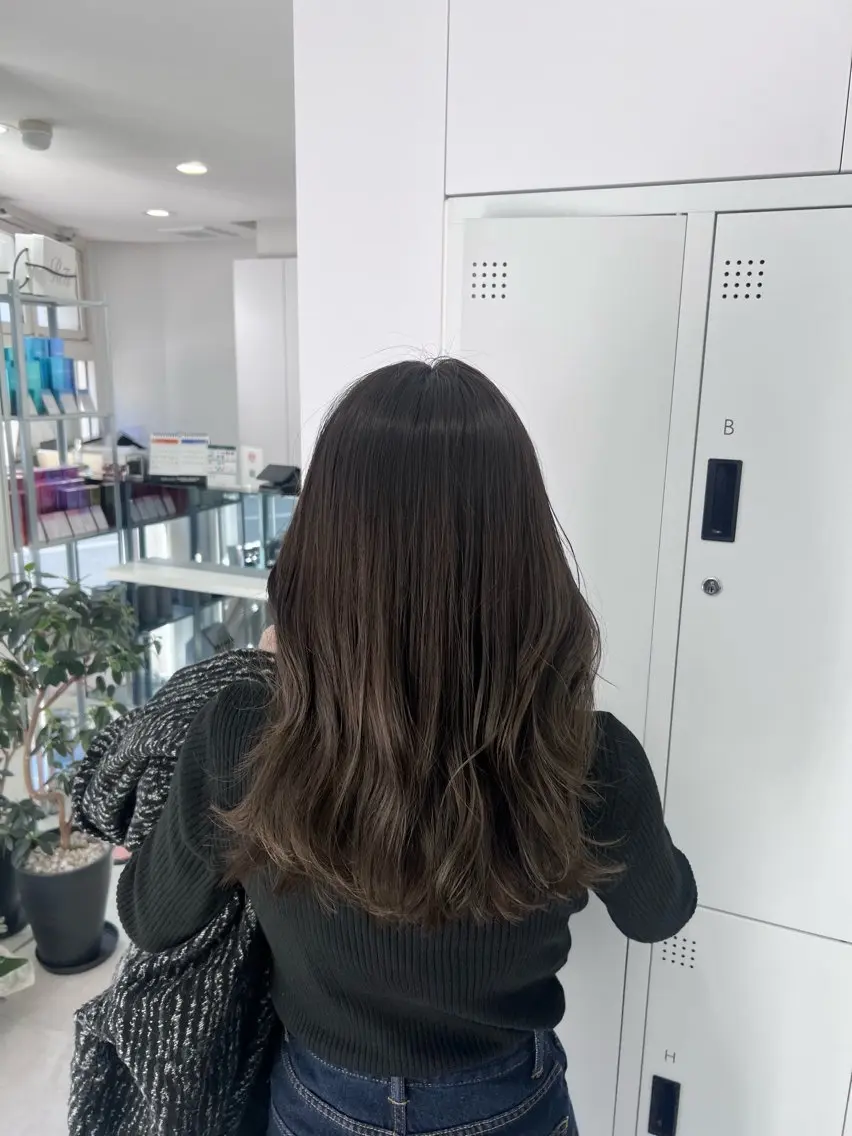 セミロング カラー ヘアカラー トリートメント ヘッドスパ ヘアセット 🖤:抜け感×大人 スタイル/Aoiのヘアスタイル