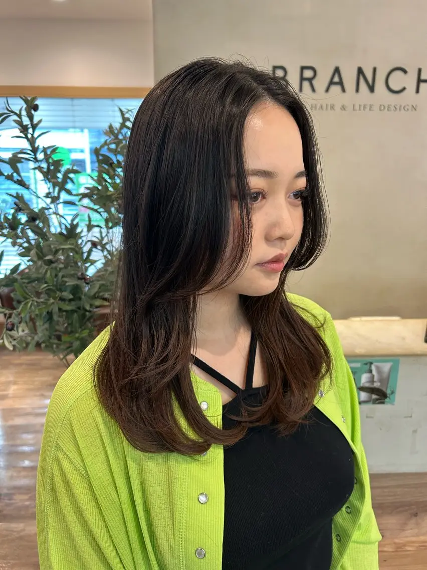 セミロング レイヤーカット 似合わせカット カット ヘアカラー 穐山 翔也のヘアスタイル