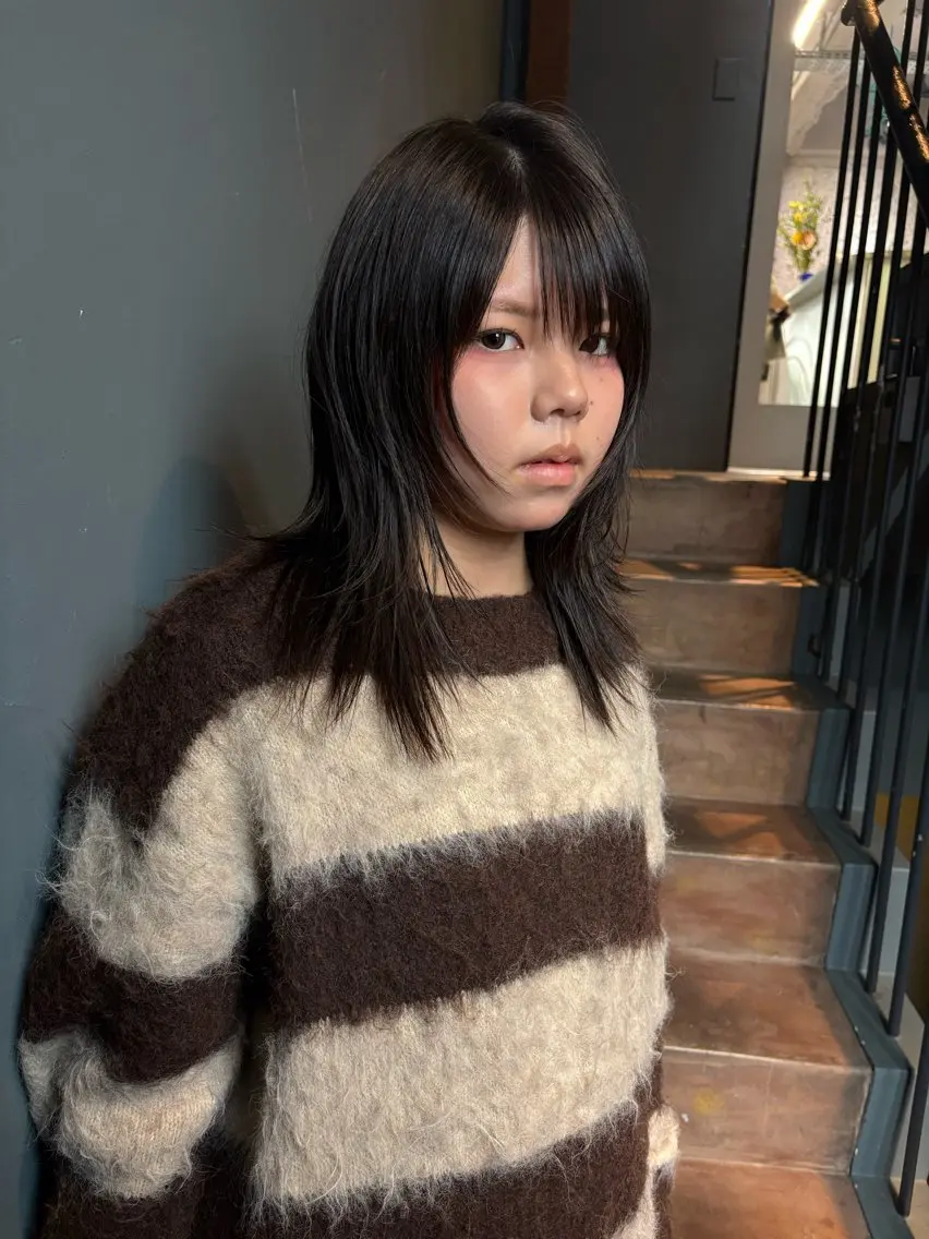 セミロング カット ハッシュカット🎀 レイヤーカットのヘアスタイル