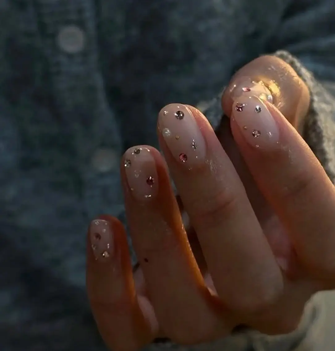 ネイル アートネイル オーロラネイル チークネイル フレンチネイル ガラスフレンチ ハンドネイル 🎀YooLi Nail salonのネイルデザイン