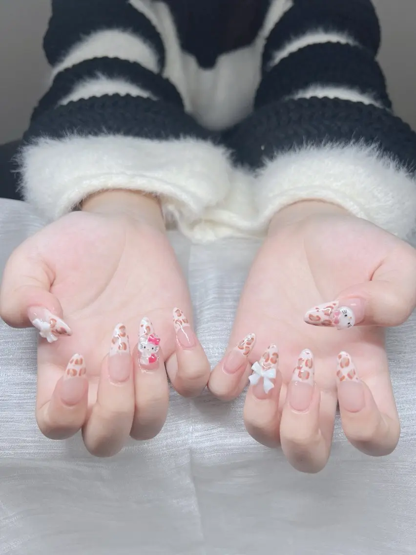 ネイル オーロラネイル チークネイル 長さ出し フットネイル フレンチネイル Lee Nails チップ長さだし専門店のネイルデザイン