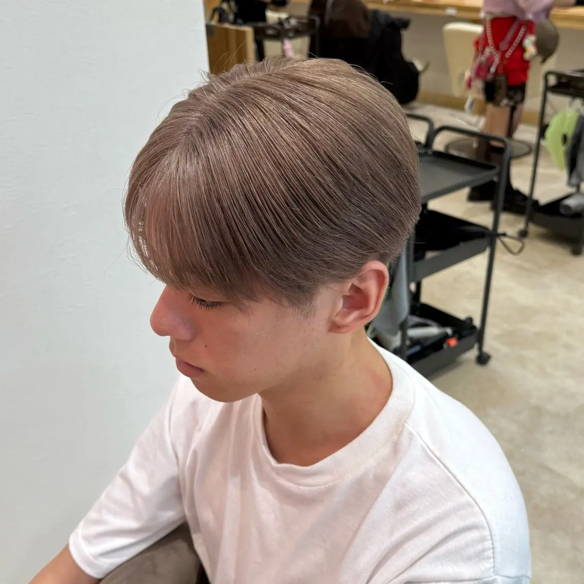 カラー メンズ メンズハイトーン ハイトーンカラー 柔らかいbeige ￤韓国￤🩰マユ🩰のヘアスタイル