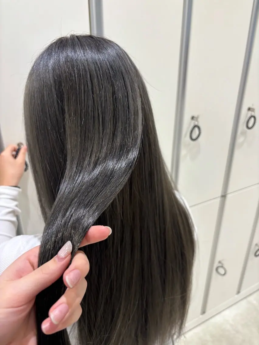 カラー カミヤ ミウのヘアスタイル