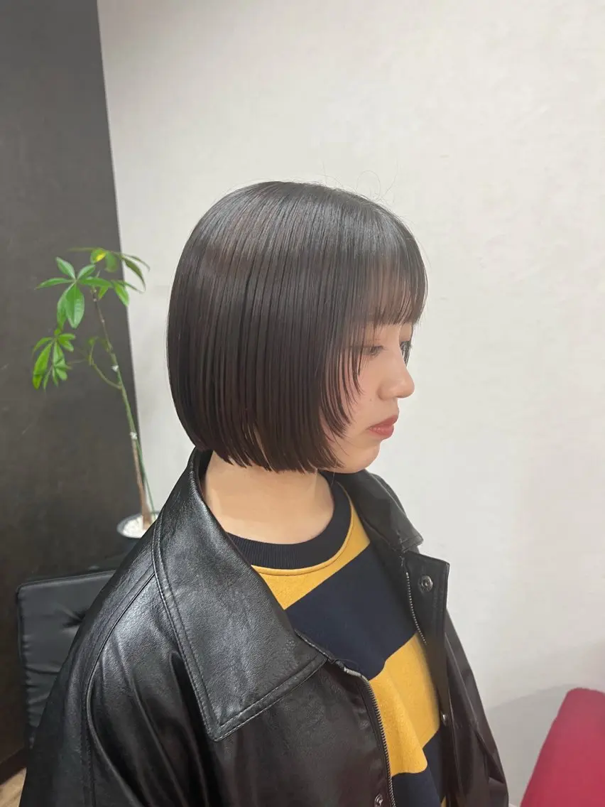 【5･6月梅雨時期限定☔️】前髪の縮毛矯正(ストレートパーマ)＋カット＋ブリーチなしワンカラーの写真