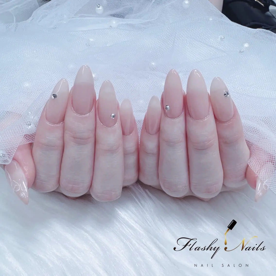 ネイル 長さ出し ワンカラーネイル Flashy Nailsのマツエク・マツパデザイン