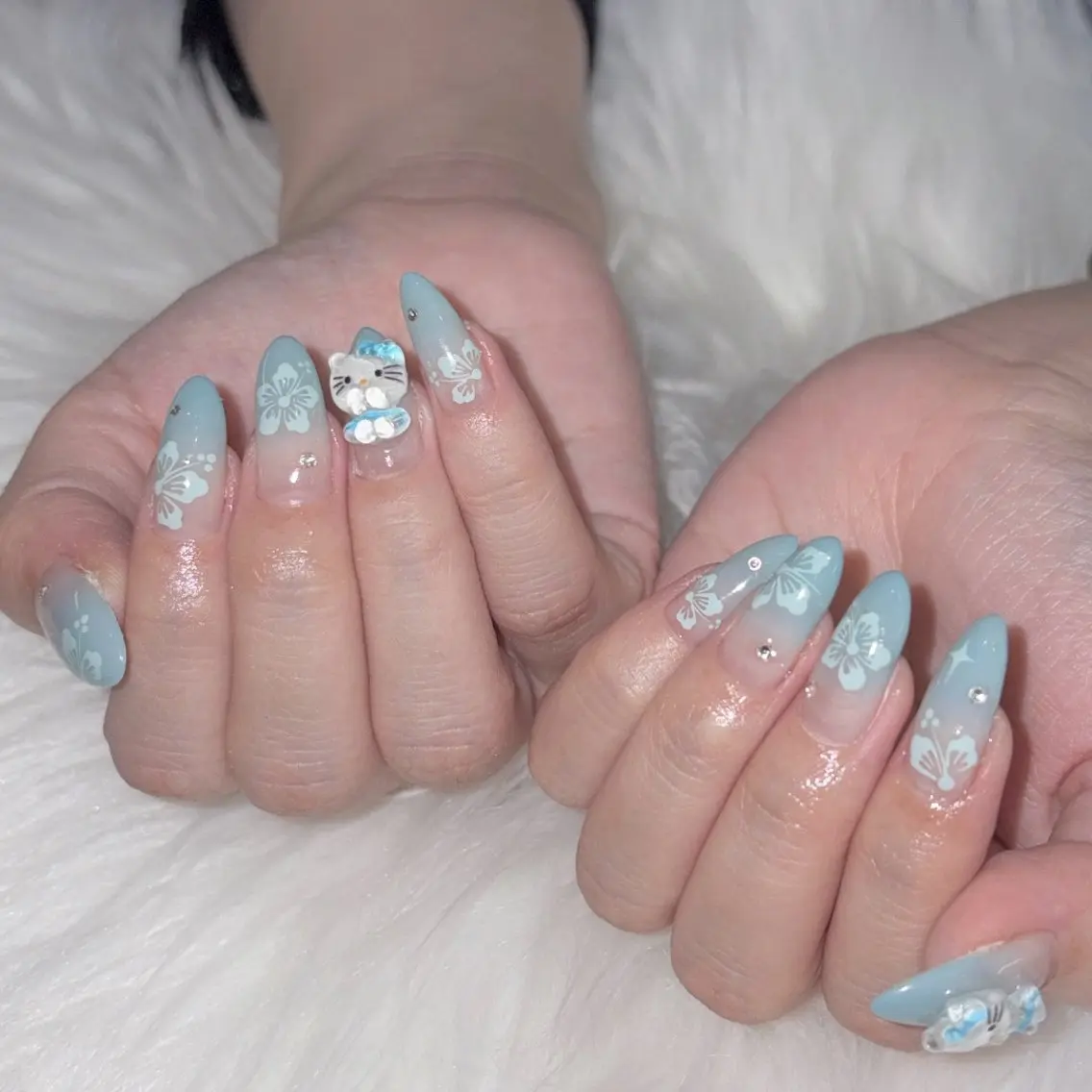 ネイル ハンドネイル LOARK nail Minaのネイルデザイン