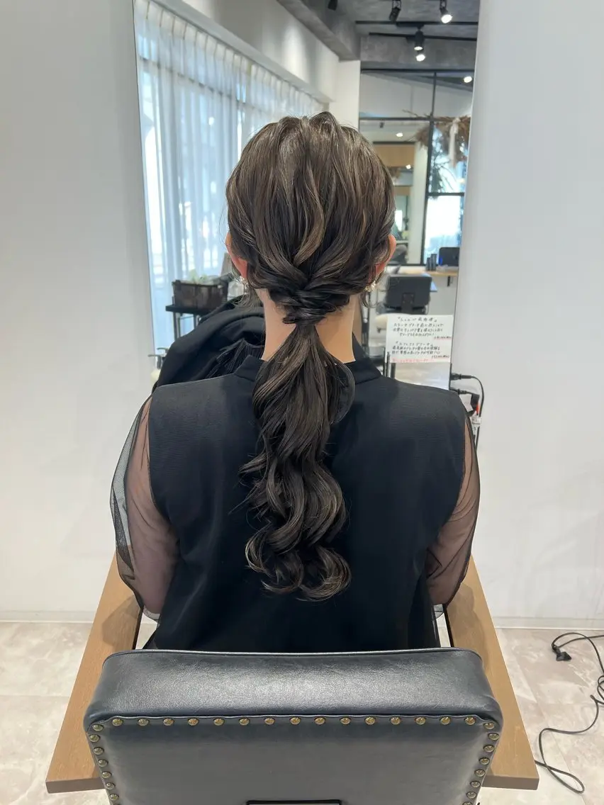 ロング ヘアアレンジ ヘアセット 黒阪 なみのヘアスタイル