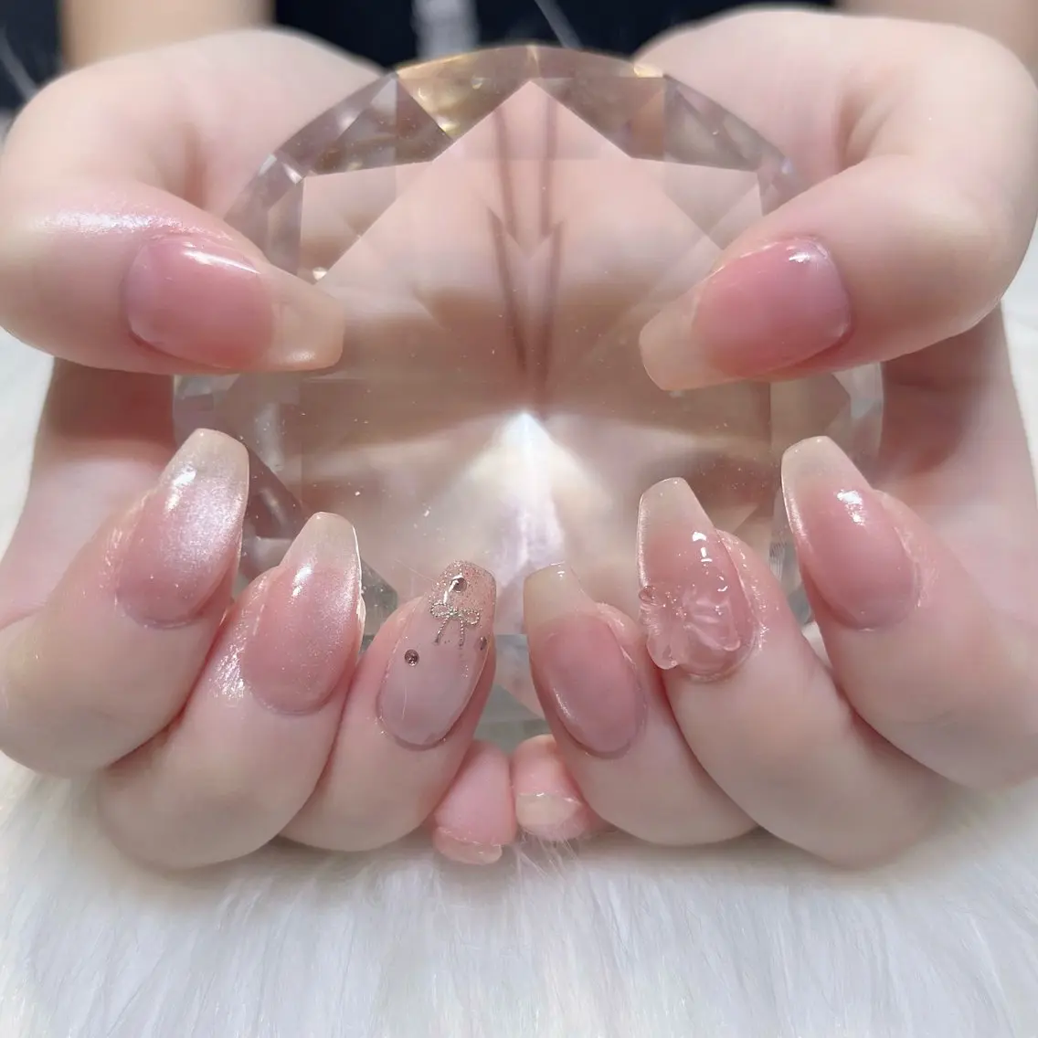 ネイル アートネイル フラッシュネイル ガーリー 韓国ネイル マグネットネイル KOKONA 🎀のネイルデザイン