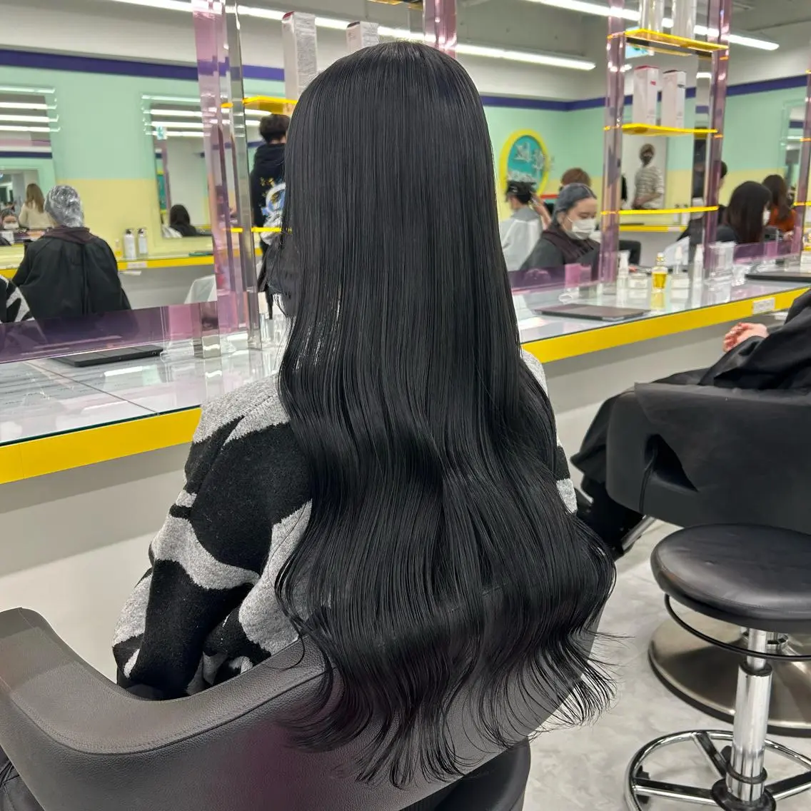 セミロング カラー ヘアアレンジ カット ヘアカラー mai🍑暖色カラー /レイヤー💖のヘアスタイル