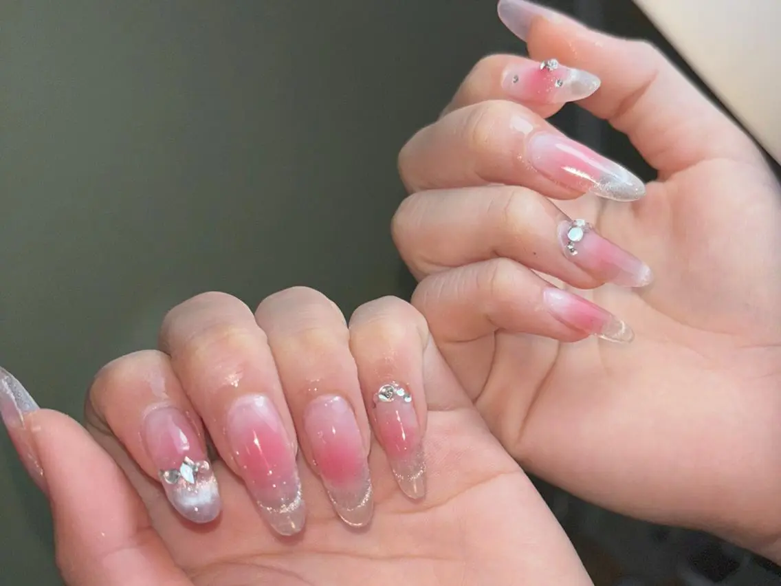 ネイル ハンドネイル 🤎mini 🤍可愛らしいネイルのネイルデザイン