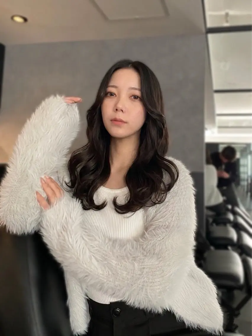 ロング パーマ 韓国風ヘア カット パーマ コテ巻き風パーマ🫧 韓国パーマ反町海大のヘアスタイル