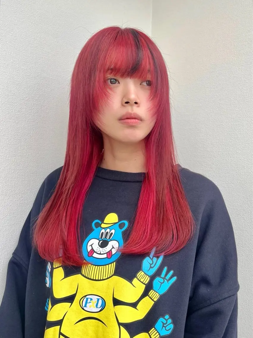 セミロング カラー デザインカラー インナーカラー ヘアカラー 派手髪デザインカラー ヒロカのヘアスタイル