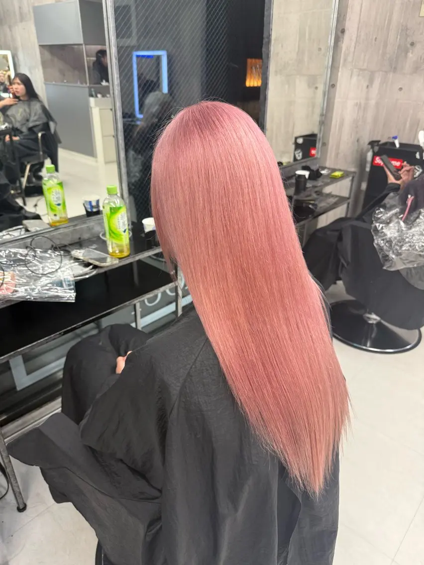 ロング カラー メンズ メンズブリーチ ベージュカラー ブリーチ ピンクカラー ピンクベージュ ヘアカラー トリートメント ☁️かずき☁️青.紫 推し活カラー💫のヘアスタイル