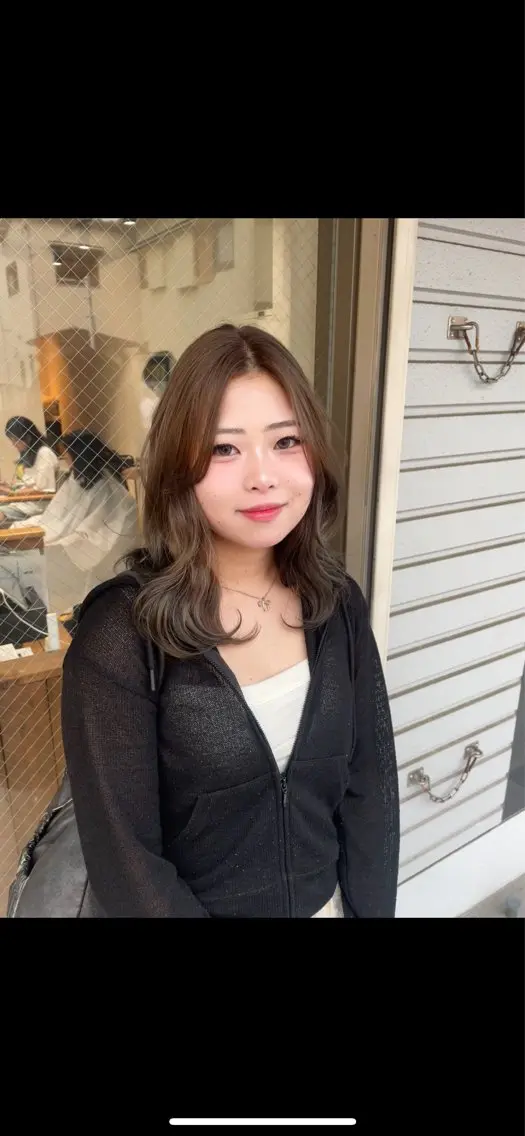 セミロング カラー ブリーチ ヘアカラー 🍑透明感トレンド カラー🍑のヘアスタイル