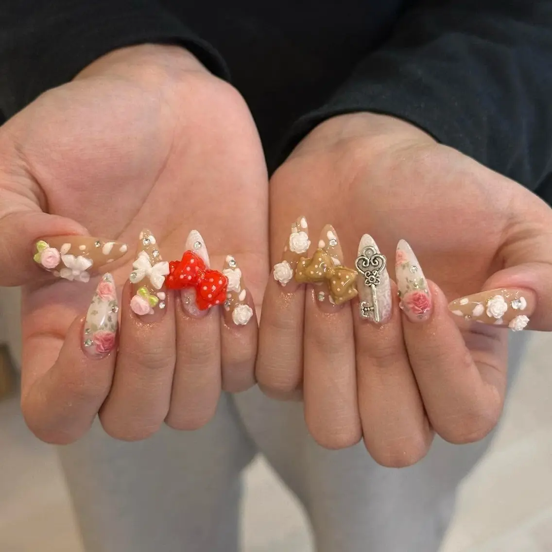 ネイル チークネイル ドット フットネイル フレンチネイル グラデーション Nihonthy Nail 新宿のネイルデザイン