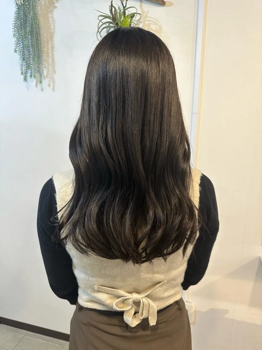 セミロング カラー グレージュ オリーブグレージュ オリーブグレー カット ヘアカラー Sherry/R 三川町　木村祐里奈のヘアスタイル