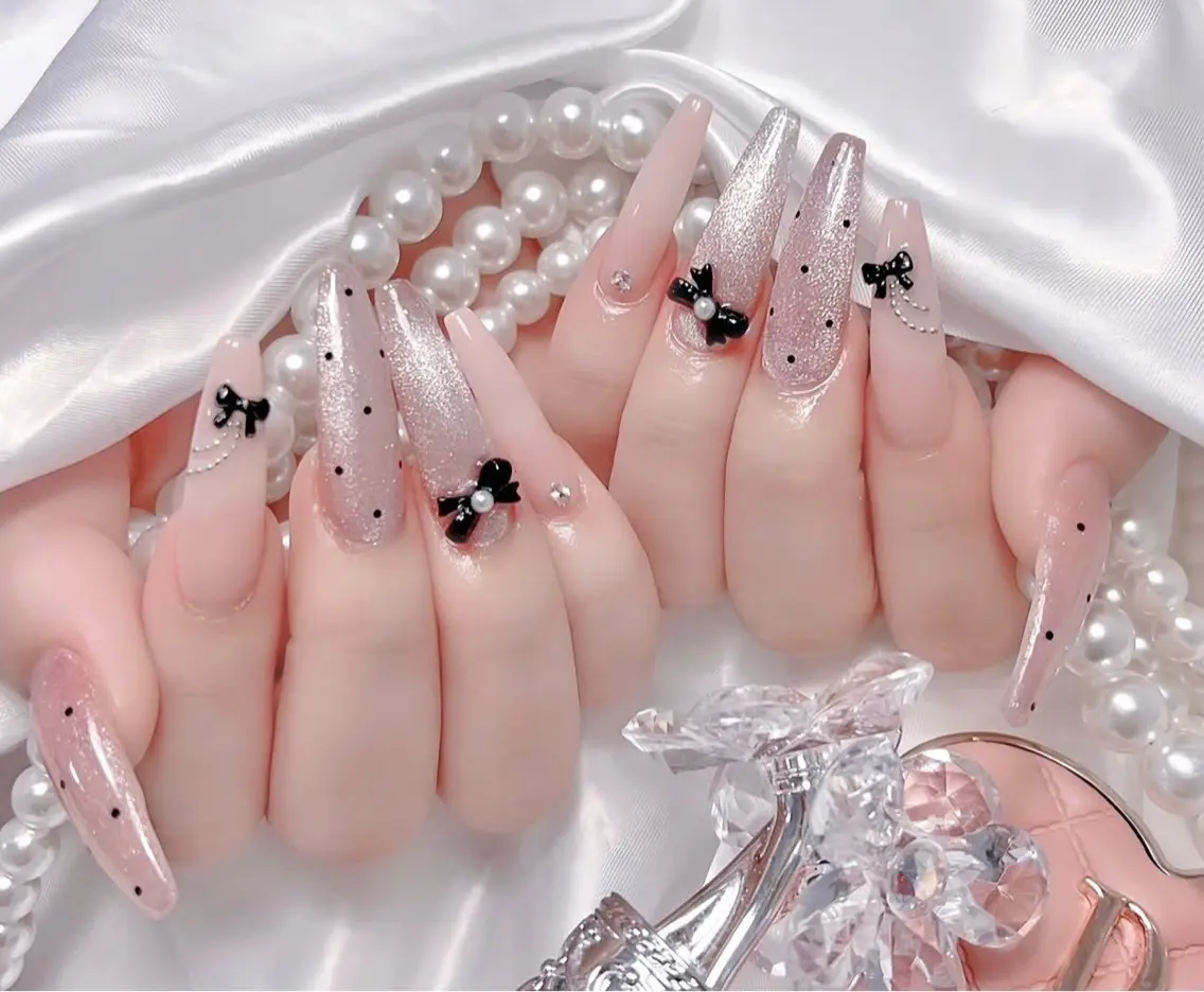 ネイル フレンチネイル ジェルネイル ハロウィン キラキラネイル 韓国ネイル H.baby Nail Salonのネイルデザイン