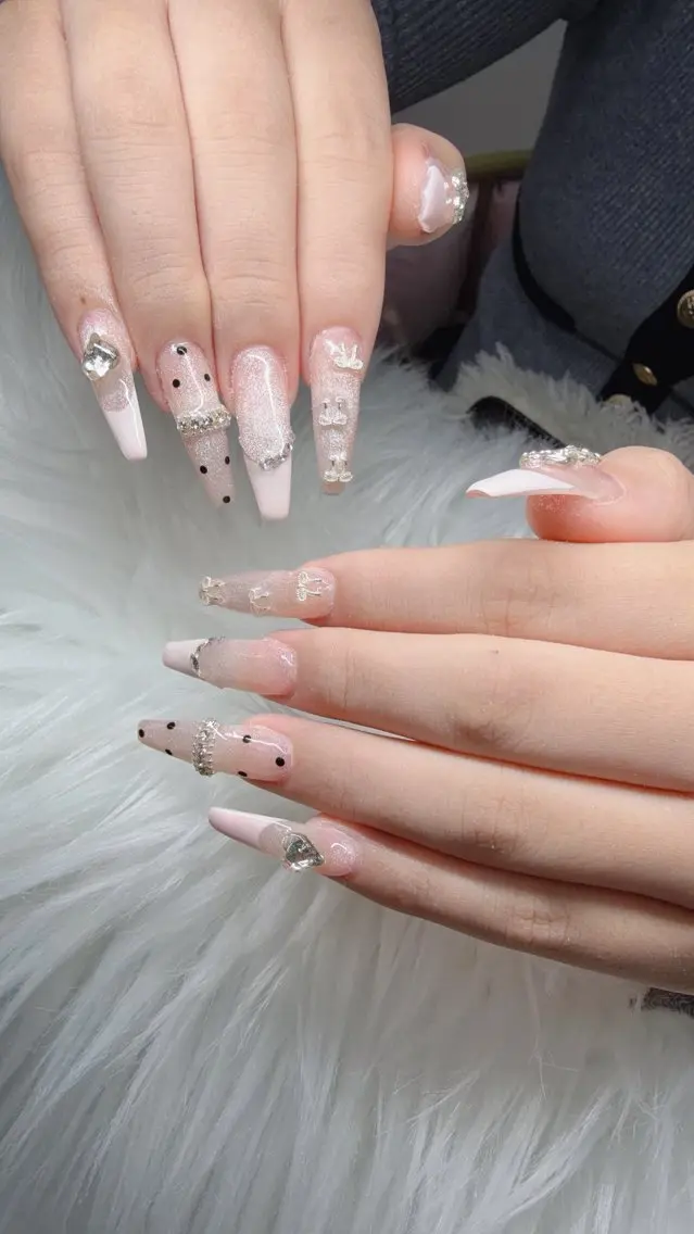 ネイル ハンドネイル Lee Nailsのネイルデザイン