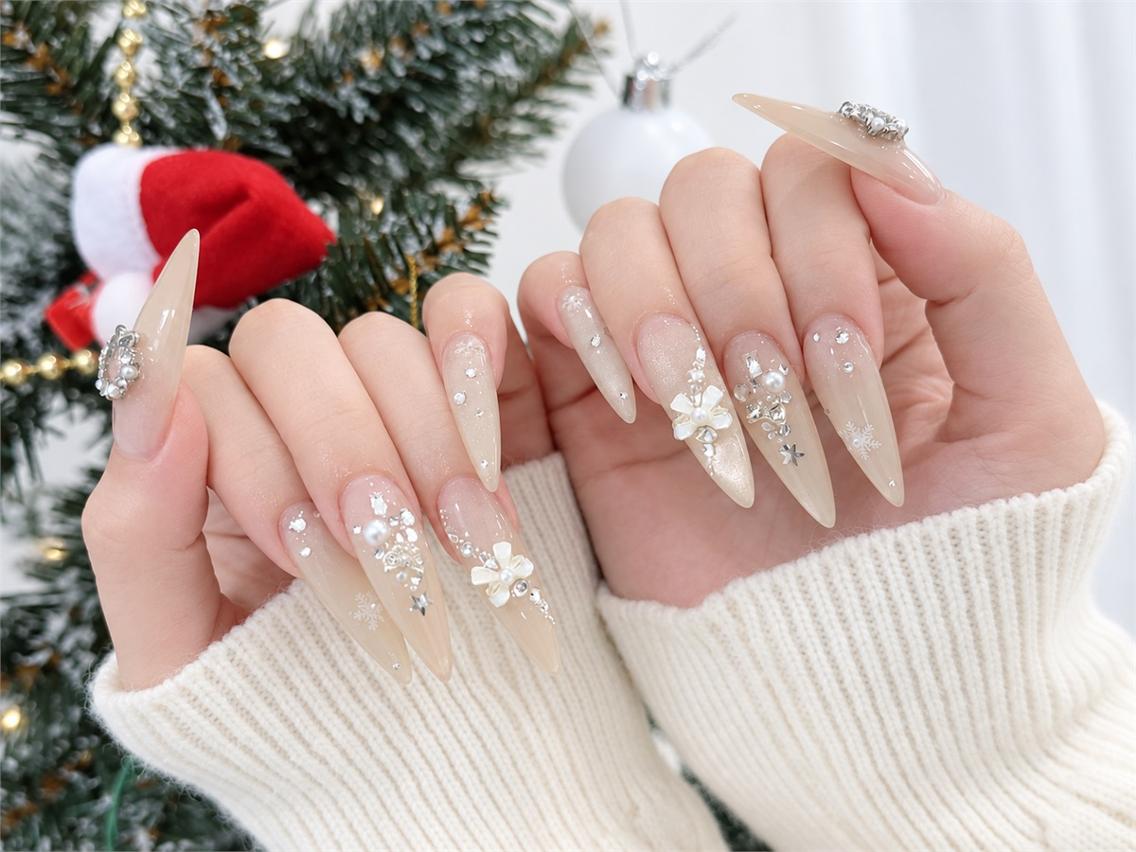 ネイル ホワイト 冬ネイル NAILS 168 大塚のネイルデザイン
